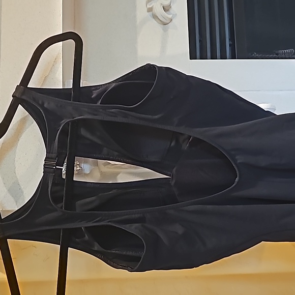 Black bathing suit with skirt coverup - Picture 9 of 11